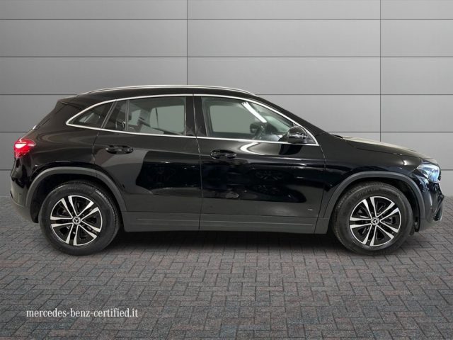 MERCEDES-BENZ GLA 180 usata, con Alzacristalli elettrici