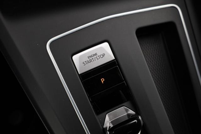 VOLKSWAGEN Golf Variant usata, con USB
