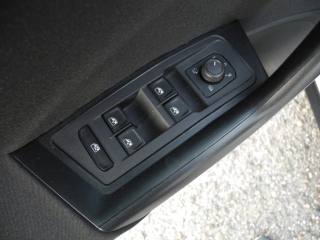 VOLKSWAGEN T-Roc usata, con Airbag testa