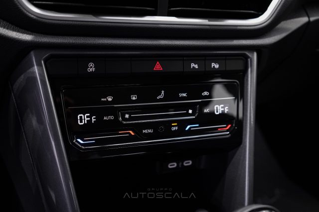 VOLKSWAGEN T-Roc usata, con USB