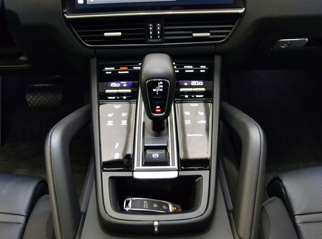 PORSCHE Cayenne usata, con Fari Xenon