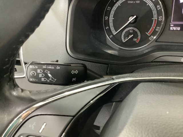 SKODA Karoq usata, con Specchietti laterali elettrici