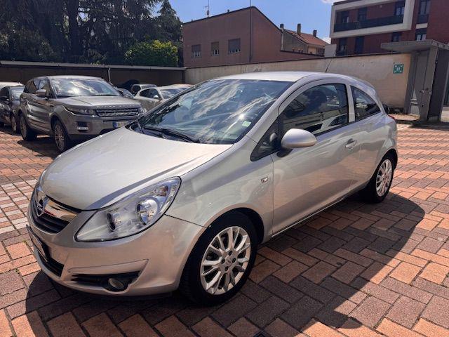 OPEL Corsa usata, con Airbag laterali