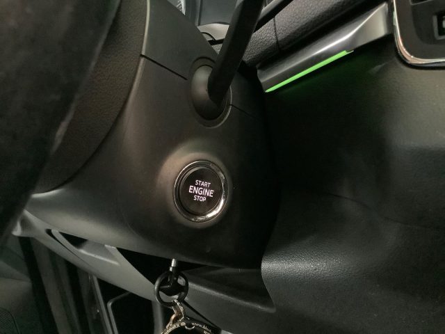 SKODA Karoq usata, con Specchietti laterali elettrici