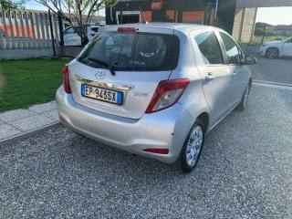 TOYOTA Yaris usata, con Alzacristalli elettrici