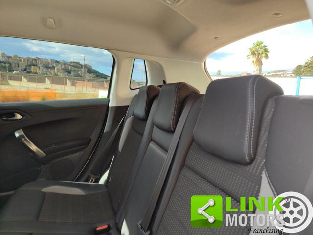 PEUGEOT 2008 usata, con Sedile posteriore sdoppiato