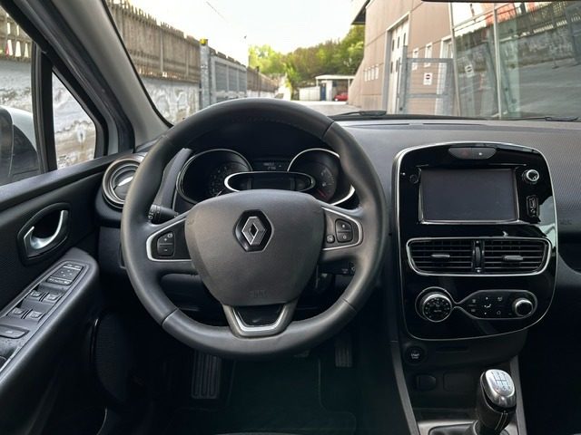 RENAULT Clio usata, con Autoradio