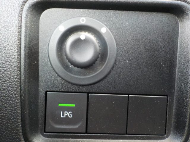 DACIA Duster usata, con Sensori di parcheggio posteriori