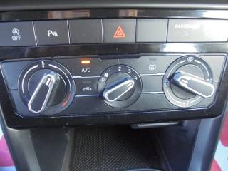 VOLKSWAGEN T-Cross usata 28