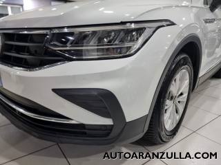 VOLKSWAGEN Tiguan usata, con Leve al volante