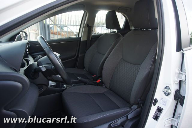 TOYOTA Yaris usata 4