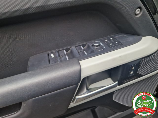 LAND ROVER Defender usata, con Controllo trazione