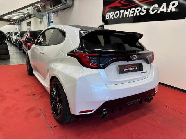 TOYOTA Yaris usata, con Autoradio