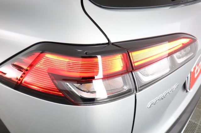 TOYOTA Corolla Cross usata 9