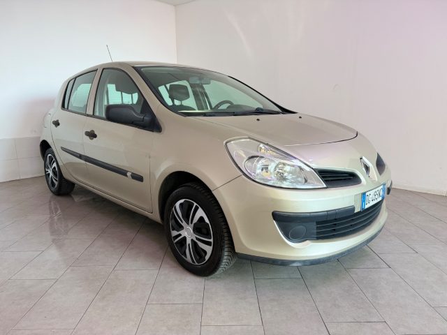 RENAULT Clio usata 17