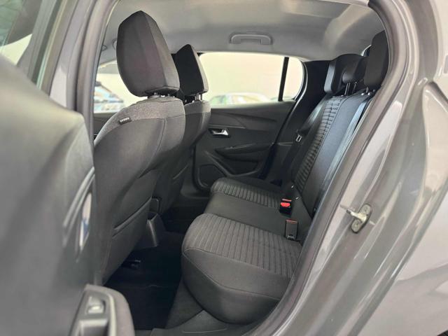 PEUGEOT 208 usata, con Sedile posteriore sdoppiato