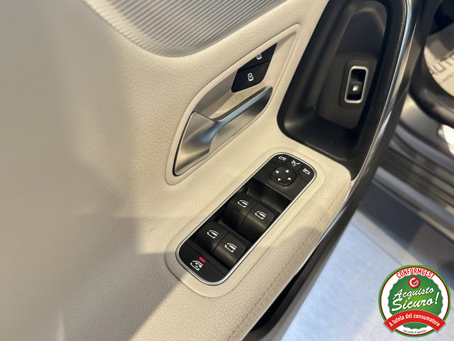 MERCEDES-BENZ A 250 usata, con Fendinebbia