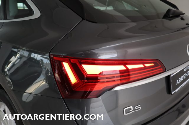 AUDI Q5 usata, con Sensori di parcheggio anteriori