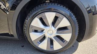 TESLA Model Y usata, con Boardcomputer