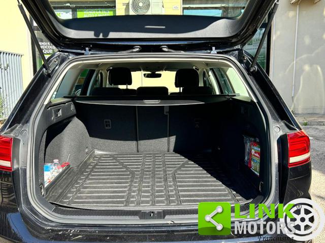 VOLKSWAGEN Passat Variant usata, con Sedile posteriore sdoppiato