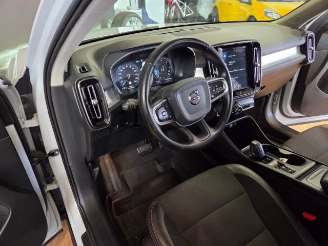 VOLVO XC40 usata, con Fari LED