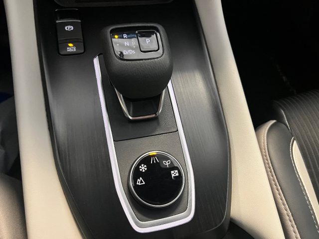 NISSAN Qashqai usata, con Controllo automatico clima