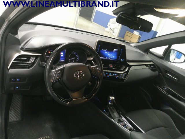 TOYOTA C-HR usata, con USB