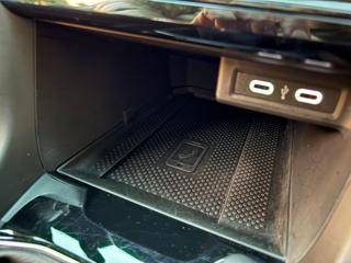 VOLKSWAGEN T-Cross usata, con USB