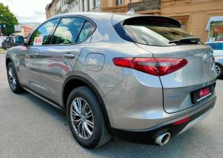 ALFA ROMEO Stelvio usata, con Alzacristalli elettrici