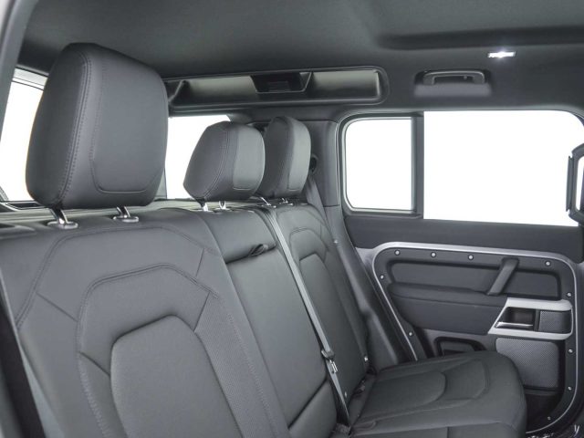 LAND ROVER Defender usata 4