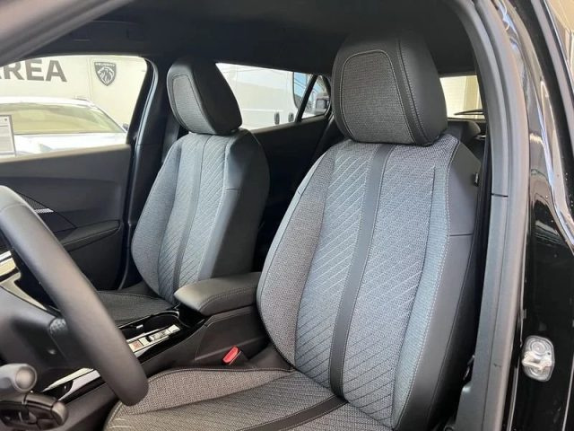 PEUGEOT 2008 usata, con USB