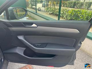 VOLKSWAGEN Passat usata, con Specchietti laterali elettrici