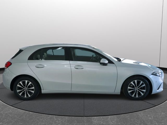MERCEDES-BENZ A 180 usata, con Touch screen