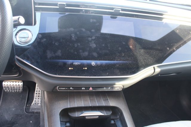 MERCEDES-BENZ E 220 usata, con Fari Xenon