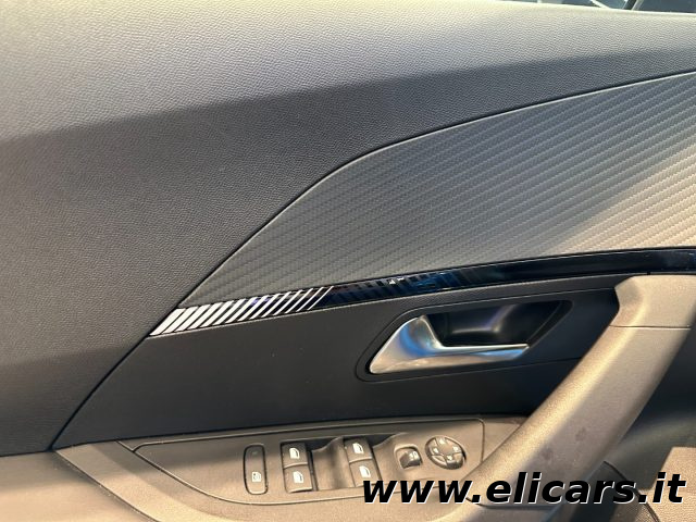 PEUGEOT 2008 usata, con Touch screen