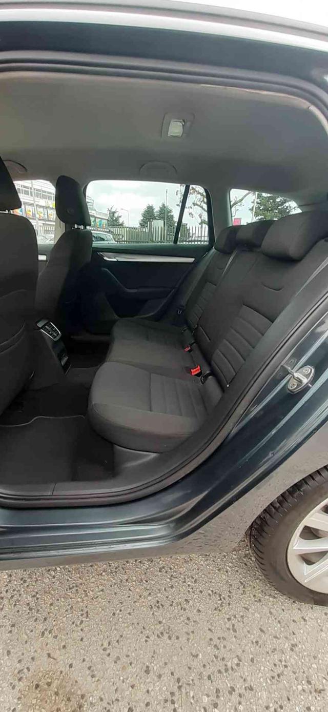 SKODA Octavia usata, con Airbag testa