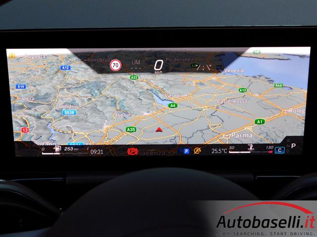 MERCEDES-BENZ GLA 200 usata, con Chiusura centralizzata