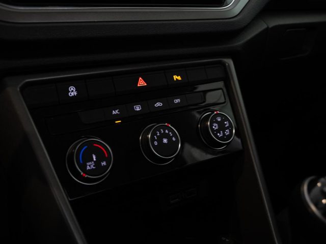 VOLKSWAGEN T-Roc usata, con Volante in pelle