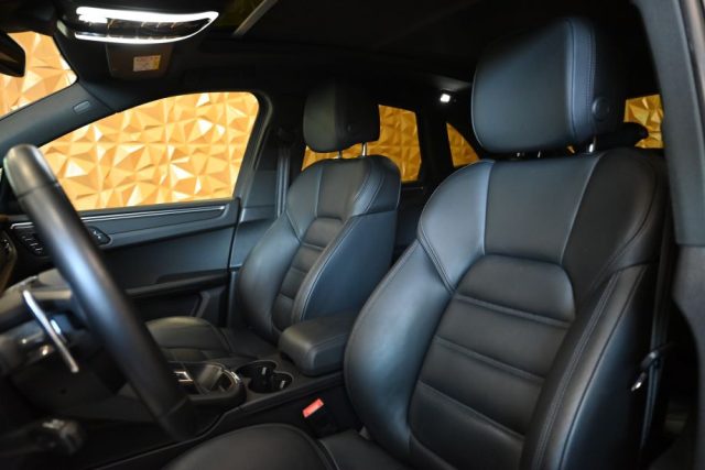 PORSCHE Macan usata 210