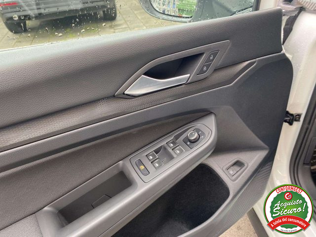 VOLKSWAGEN Golf usata, con Autoradio