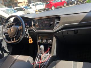 VOLKSWAGEN T-Roc usata, con Sedile posteriore sdoppiato