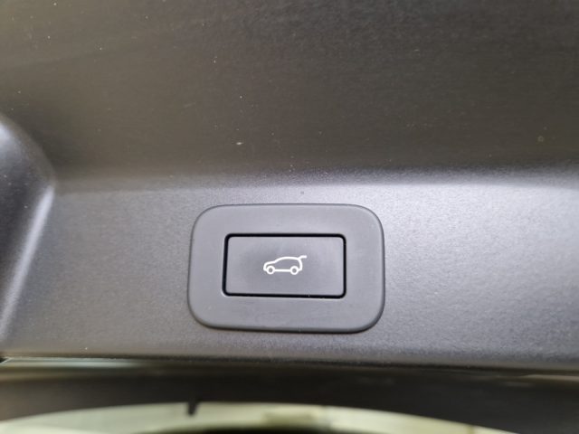 JAGUAR F-Pace usata, con Park Distance Control