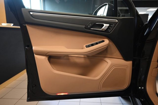 PORSCHE Macan usata 38