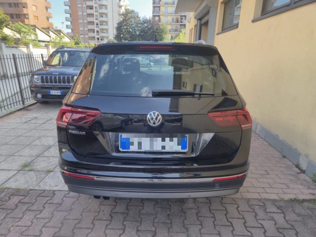 VOLKSWAGEN Tiguan usata, con Autoradio