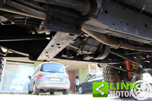 LAND ROVER Defender usata 21