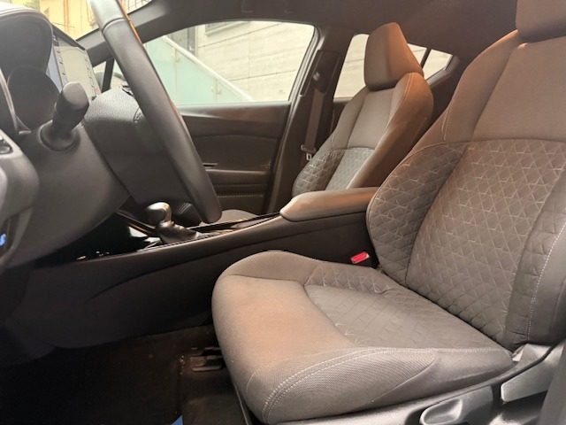 TOYOTA C-HR usata, con Controllo automatico clima