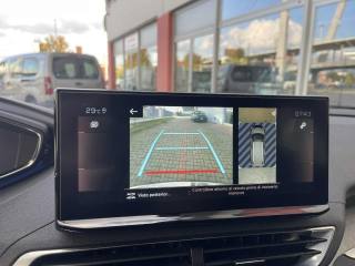 PEUGEOT 5008 usata, con Volante in pelle
