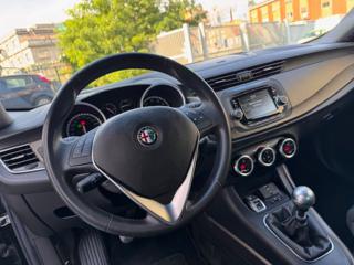 ALFA ROMEO Giulietta usata, con Autoradio