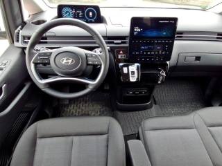 HYUNDAI Staria usata, con Boardcomputer