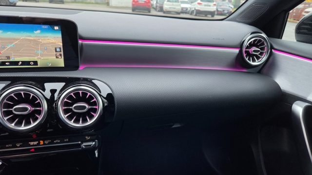 MERCEDES-BENZ A 200 usata, con Leve al volante